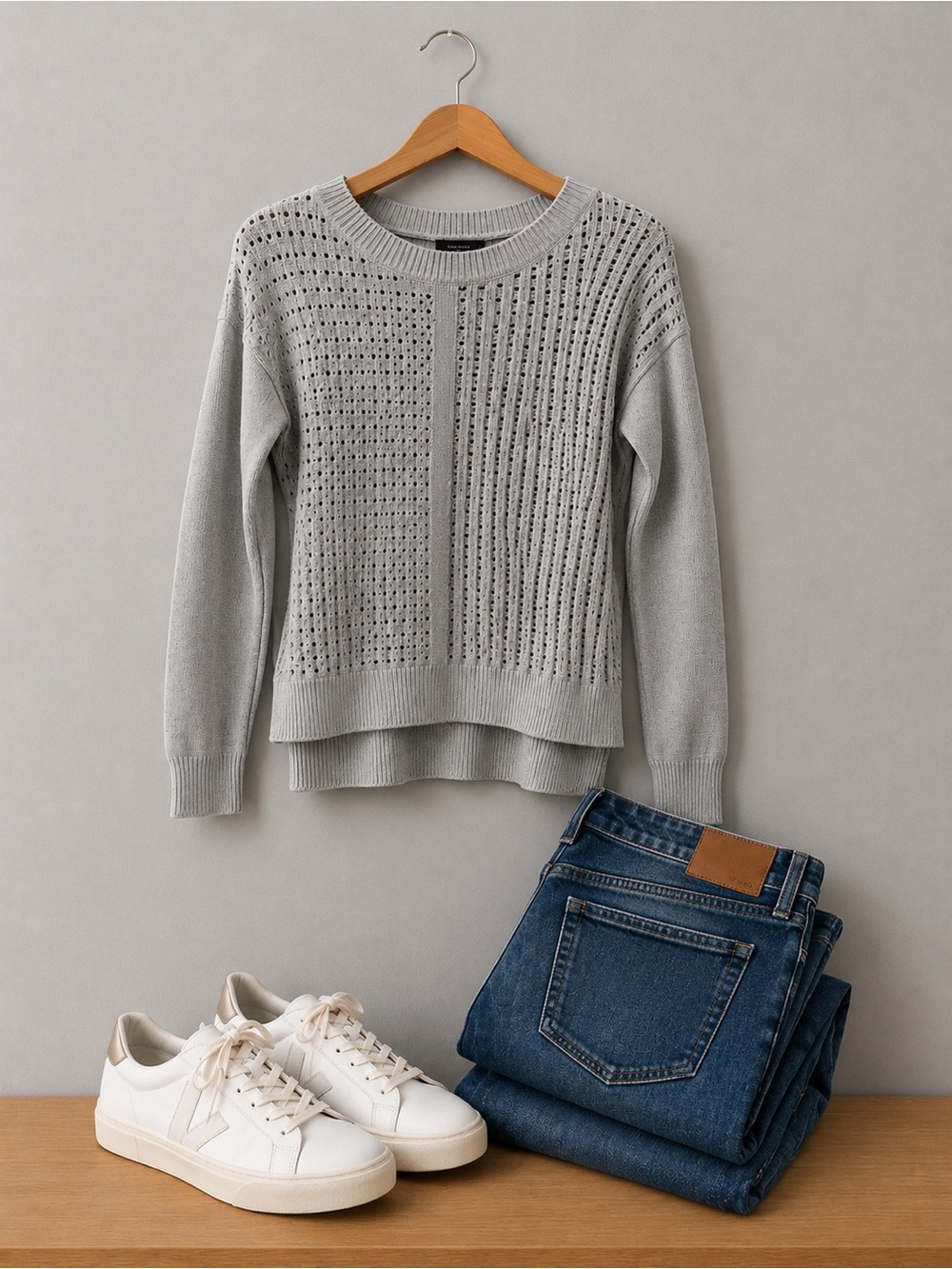 Banana Republic Light Gray Women's Knit Crewneck Sweater M - Picture 2 of 8